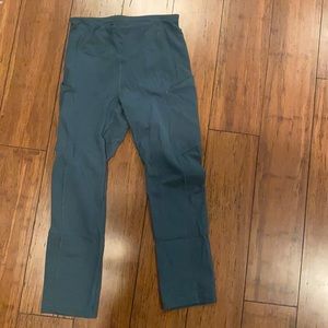 lululemon green crop legging with pockets for running